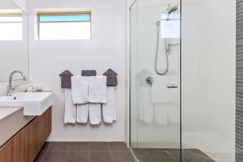Quality Hotel Bayswater - Food Delivery Shop 26