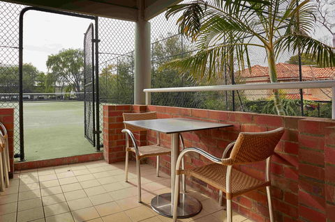 Broadwater Resort Como - Food Delivery Shop 28