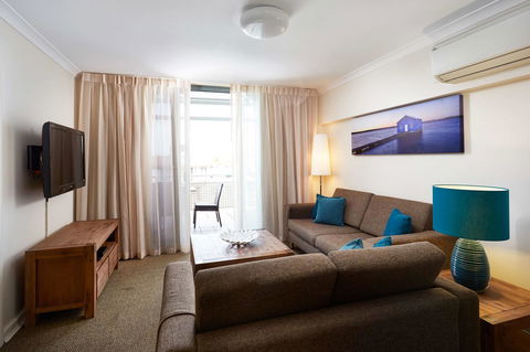 Broadwater Resort Como - Food Delivery Shop 24