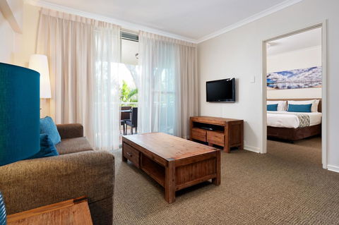Broadwater Resort Como - Food Delivery Shop 10