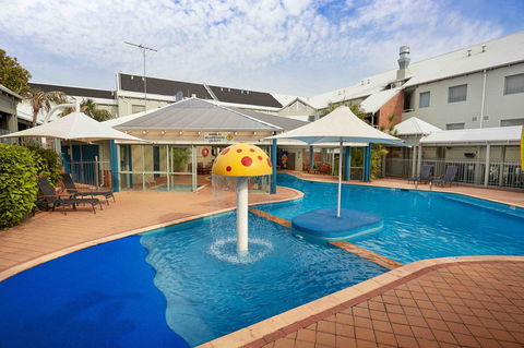 Broadwater Resort Como - Food Delivery Shop 26