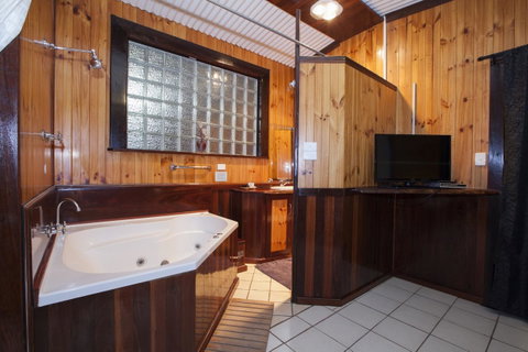 Rustic Retreat Esperance - Food Delivery Shop 20