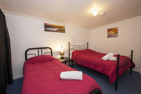 Rustic Retreat Esperance - Food Delivery Shop 22