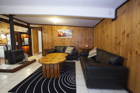 Rustic Retreat Esperance - Food Delivery Shop 7