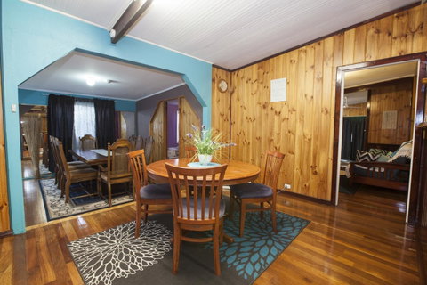 Rustic Retreat Esperance - Food Delivery Shop 12