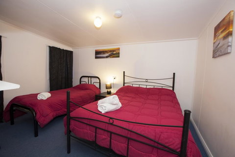Rustic Retreat Esperance - Food Delivery Shop 21