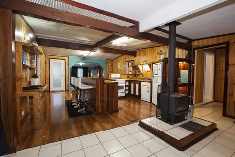 Rustic Retreat Esperance - Food Delivery Shop 0