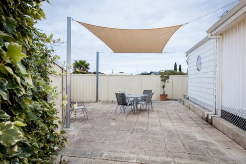 Rustic Retreat Esperance - Food Delivery Shop 30