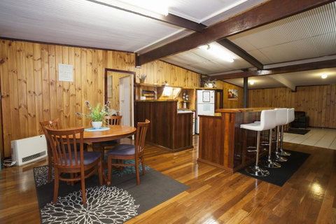 Rustic Retreat Esperance - Food Delivery Shop 11
