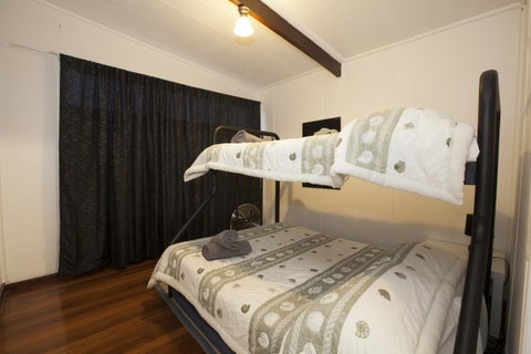 Rustic Retreat Esperance - Food Delivery Shop 25