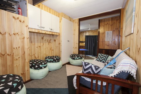 Rustic Retreat Esperance - Food Delivery Shop 17