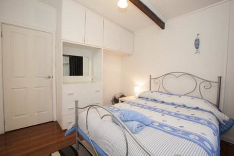 Rustic Retreat Esperance - Food Delivery Shop 24