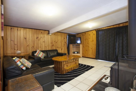 Rustic Retreat Esperance - Food Delivery Shop 8