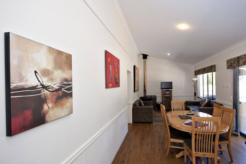 Margaret River Hideaway & Farmstay - Food Delivery Shop 18