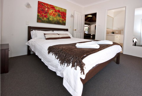 Margaret River Hideaway & Farmstay - Food Delivery Shop 14