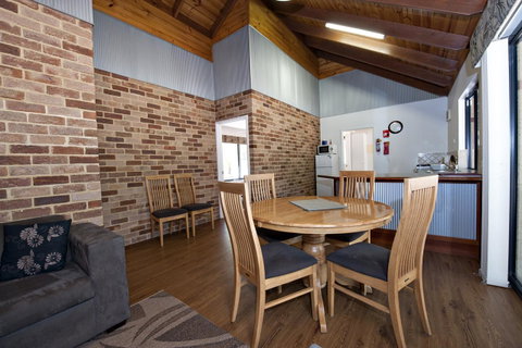 Margaret River Hideaway & Farmstay - Food Delivery Shop 13