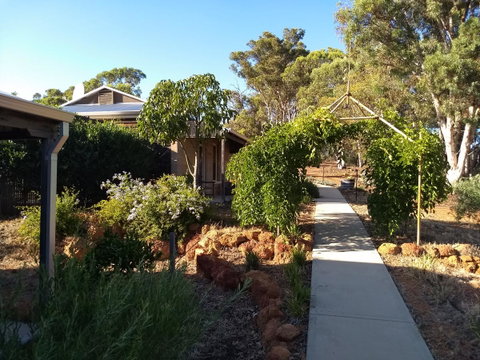 Hotham Ridge Estate - Food Delivery Shop 4