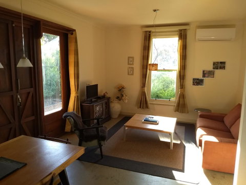 Hotham Ridge Estate - Food Delivery Shop 2