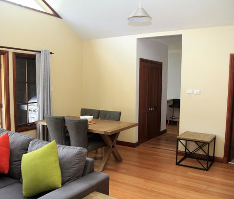 Riverglen Chalets - Food Delivery Shop 16
