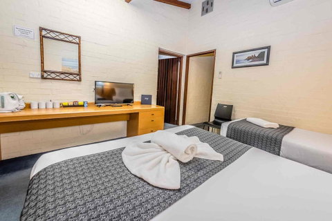 Nightcap At Wintersun Hotel - Food Delivery Shop 11