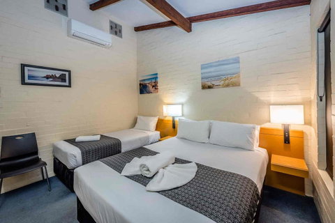 Nightcap At Wintersun Hotel - Food Delivery Shop 12