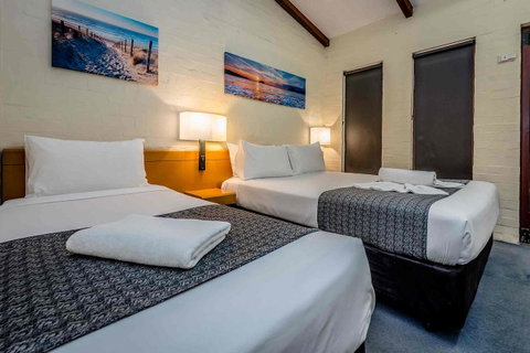 Nightcap At Wintersun Hotel - Food Delivery Shop 21