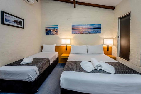 Nightcap At Wintersun Hotel - Food Delivery Shop 20