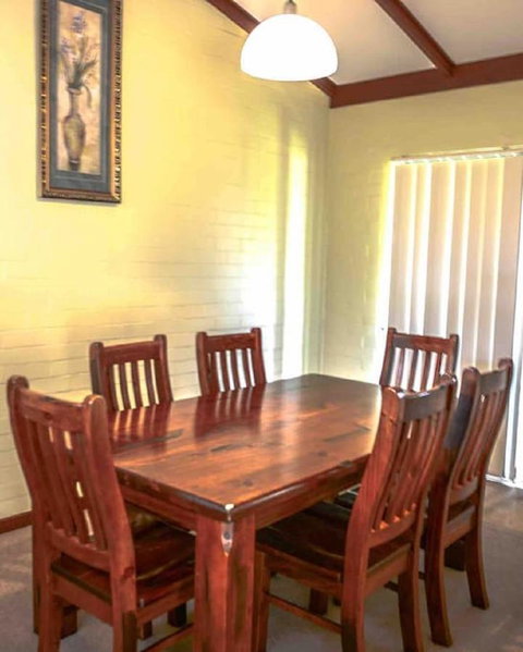 Geraldton Holliday Villas - Food Delivery Shop 12