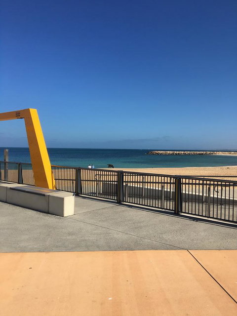 Geraldton Holliday Villas - Food Delivery Shop 35