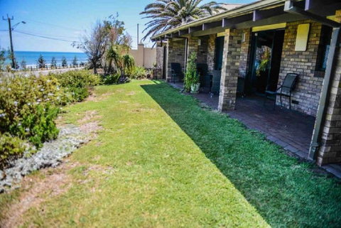 Geraldton Holliday Villas - Food Delivery Shop 1