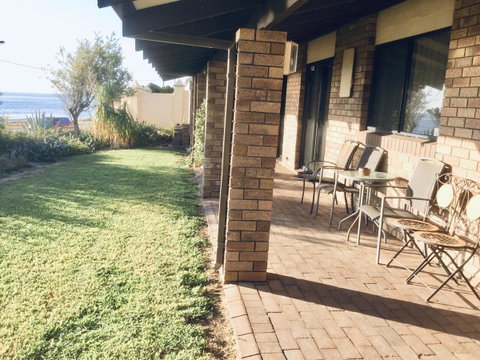 Geraldton Holliday Villas - Food Delivery Shop 30