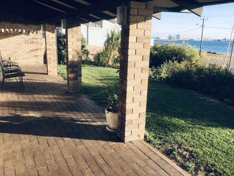 Geraldton Holliday Villas - Food Delivery Shop 26