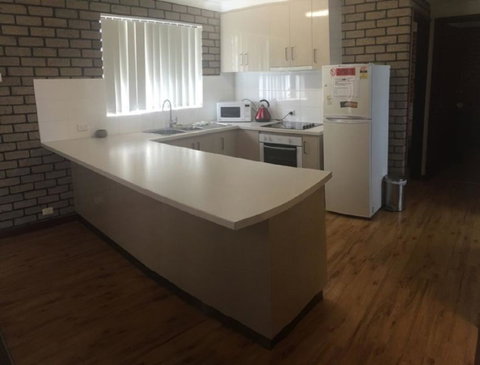 Geraldton Holliday Villas - Food Delivery Shop 21