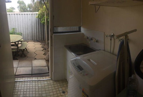 Geraldton Holliday Villas - Food Delivery Shop 17