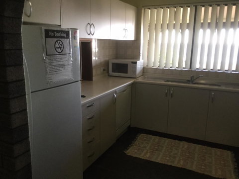 Geraldton Holliday Villas - Food Delivery Shop 32