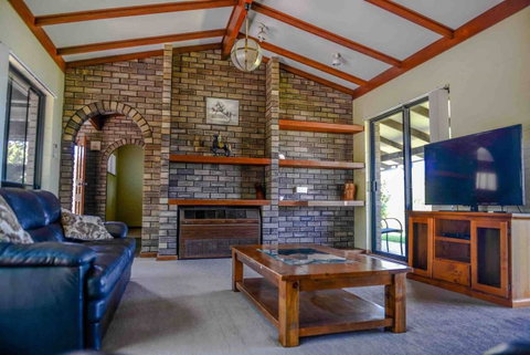 Geraldton Holliday Villas - Food Delivery Shop 2