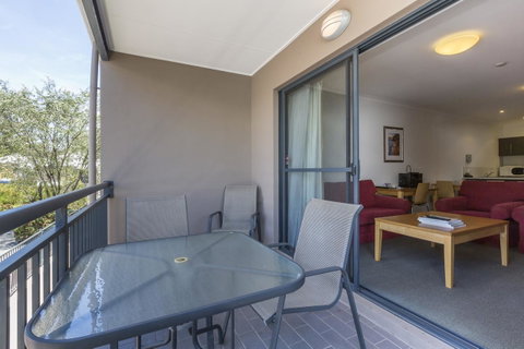 Leeuwin Apartments - Food Delivery Shop 1