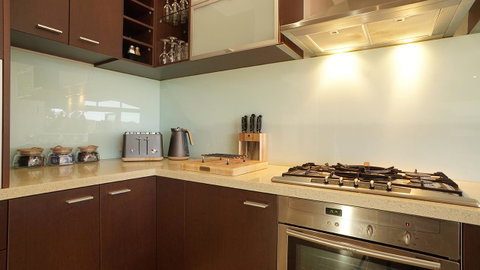 Central Avenue Apartments - Food Delivery Shop 8