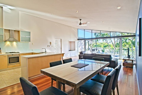 Central Avenue Apartments - Food Delivery Shop 15