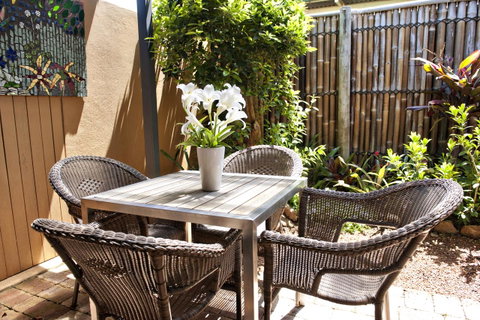 Vintages Accommodation - Food Delivery Shop 17