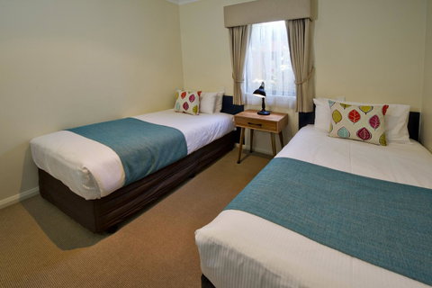 Vintages Accommodation - Food Delivery Shop 29
