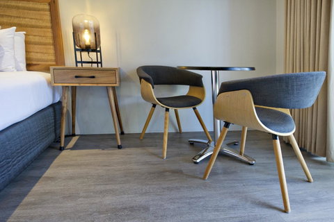 Vintages Accommodation - Food Delivery Shop 41