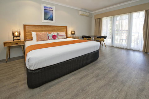 Vintages Accommodation - Food Delivery Shop 5
