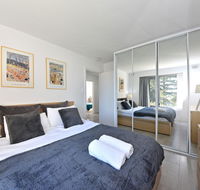 Cottesloe apartment close to beach - Food Delivery Shop