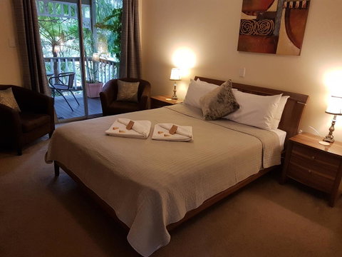 Adamsons Riverside Accommodation - Food Delivery Shop 33