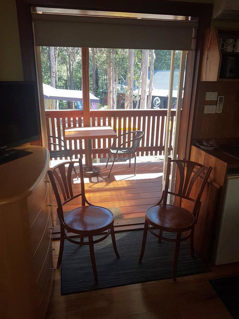 Adamsons Riverside Accommodation - Food Delivery Shop 20