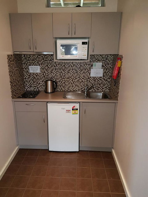 Adamsons Riverside Accommodation - Food Delivery Shop 37