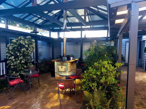 Adamsons Riverside Accommodation - Food Delivery Shop 24