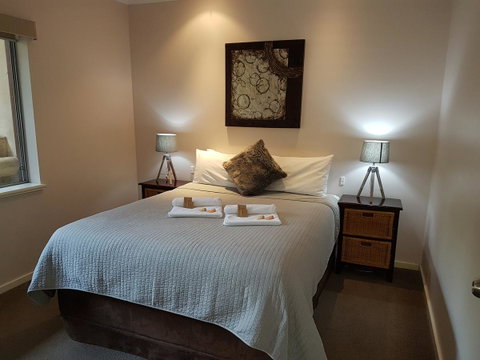 Adamsons Riverside Accommodation - Food Delivery Shop 31