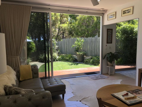 Banksia Luxury Villa - Food Delivery Shop 1